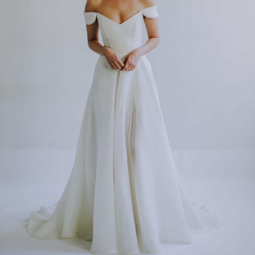 Leanne Marshall 'Eliza' - Picture 3 of 12